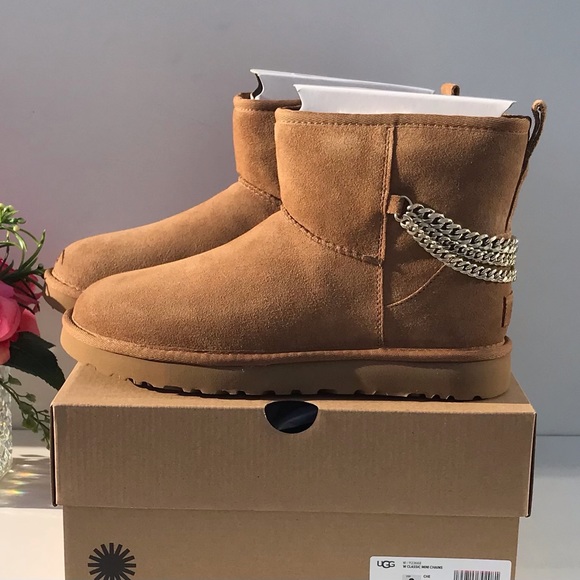 UGG Classic Mini Chains - Picture 8 of 8